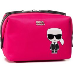 Kosmetyczka KARL LAGERFELD - 201W3201 Fuchsia. Różowe kosmetyczki męskie KARL LAGERFELD, bez wzorów, z tkaniny. Za 369,00 zł.
