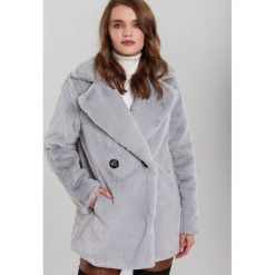 Szary Płaszcz I Adore. Szare płaszcze damskie Renee, na zimę, s, bez wzorów, z futra, długie. Za 239,99 zł.