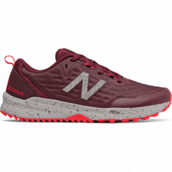 New Balance FuelCore NITREL v3 Trail - WTNTRLS3. Pomarańczowe buty sportowe damskie New Balance, bez wzorów, z materiału, tenisowe. W wyprzedaży za 229,99 zł.