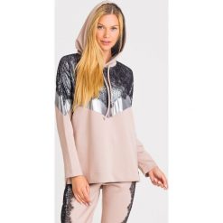 BLUZA U&B TWINSET. Różowe bluzy damskie Twinset U&B, xs, w koronkowe wzory, z materiału, bez rękawów, bez kaptura. Za 334,50 zł.