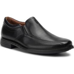 Półbuty CLARKS - Unsherldan Go 261286947 Black Leather. Czarne buty wizytowe męskie Clarks, ze skóry, bez zapięcia. W wyprzedaży za 289,00 zł.