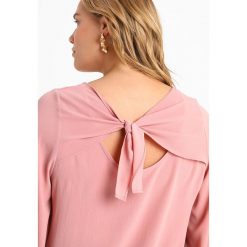 Bluzki asymetryczne: Evans BOW BACK Bluzka blush
