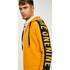 Jack & Jones - Bluza. Pomarańczowe bluzy męskie Jack & Jones, s, z nadrukiem, z bawełny, z kapturem, bez rękawów, z kapturem. W wyprzedaży za 99,90 zł.