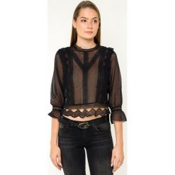 Bluzka Guess Zelda W92H96 WBKA0. Czarne bluzki damskie Guess, m, z aplikacjami, z bawełny, bez kołnierzyka, bez rękawów. W wyprzedaży za 209,00 zł.
