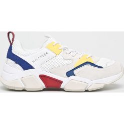 Tommy Hilfiger - Buty. Białe sneakersy męskie TOMMY HILFIGER, ze skóry, bez zapięcia. W wyprzedaży za 399,90 zł.
