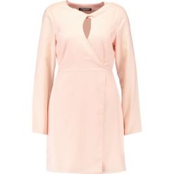Sukienki: Fashion Union CARDWELL KEYHOLE Sukienka letnia soft pink