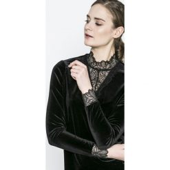 Vero Moda - Bluzka. Szare bluzki asymetryczne Vero Moda, m, z dzianiny, casualowe, ze stójką. W wyprzedaży za 59,90 zł.