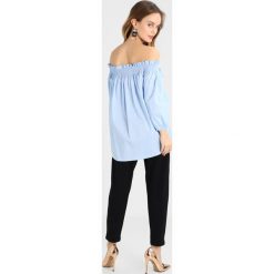 Bluzki asymetryczne: Glamorous Petite BARDOT Bluzka sky blue