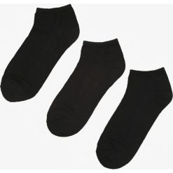 3-pack Czarne Skarpety Echonoe. Czarne skarpetki damskie Born2be, bez wzorów. W wyprzedaży za 14,99 zł.