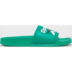 Reebok Classic - Klapki. Zielone kapcie męskie Reebok Classic, z materiału. W wyprzedaży za 69,90 zł.