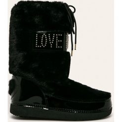Love Moschino - Śniegowce. Czarne śniegowce damskie Love Moschino, z gumy, bez zapięcia. W wyprzedaży za 549,90 zł.