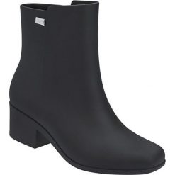 Zaxy Kozaki damskie Zamknij boot czarny fosco 17351-90669 (rozmiar 35-36). Czarne kozaki damskie Zaxy, bez obcasa, bez zapięcia. W wyprzedaży za 117,00 zł.