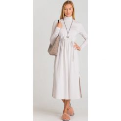 SUKIENKA ALIBI MAX MARA LEISURE. Różowe sukienki damskie Max Mara Leisure, na co dzień, s, w paski, z materiału, z golfem, bez rękawów, maxi, proste. Za 425,40 zł.