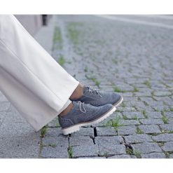Półbuty - skóra naturalna - model 258 - kolor szary. Szare półbuty damskie Zapato, bez wzorów, ze skóry, bez obcasa, bez zapięcia. W wyprzedaży za 269,10 zł.