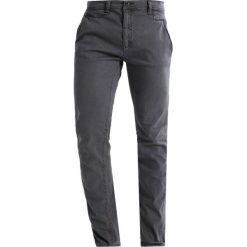 INDICODE JEANS TEMPE Spodnie materiałowe dark grey. Szare jeansy męskie marki INDICODE JEANS. W wyprzedaży za 183,20 zł.