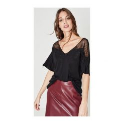 T-shirty damskie: T-shirt z ażurowym detalem