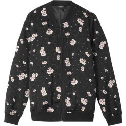 Satynowa kurtka bomberka bonprix czarny w kwiaty. Czarne kurtki dziewczęce bonprix, na lato, z nadrukiem, z satyny, bez kaptura. Za 99,99 zł.