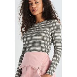 Dopasowany sweter w paski - Jasny szar. Szare swetry damskie marki Sinsay, s, w paski, bez rękawów, bez kaptura. Za 39,99 zł.