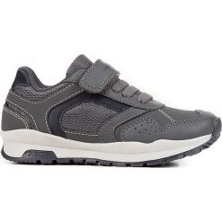 Sneakersy "Cordian" w kolorze szarym. Szare trampki chłopięce geox kids, bez wzorów, z gumy, bez zapięcia. W wyprzedaży za 129,95 zł.
