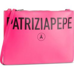 Torebka PATRIZIA PEPE - 2V9008/A5K9 Fluo Pink M358. Różowe listonoszki damskie Patrizia Pepe, bez wzorów, ze skóry ekologicznej, wizytowe, bez dodatków. W wyprzedaży za 379,00 zł.