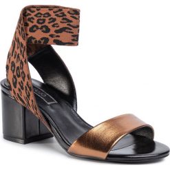 Sandały LIU JO - Thelma 05 SA0115 TX106 Brass S1805. Pomarańczowe klapki damskie Liu Jo, bez wzorów, ze skóry, bez obcasa, na obcasie. Za 519,00 zł.