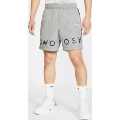 Nike Sportswear Swoosh Szorty Szary. Szare spodenki i szorty męskie Nike, l, bez wzorów, z materiału. Za 223,95 zł.