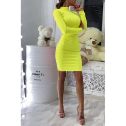 Sukienka ANEZA LIME. Zielone sukienki damskie IVET, na lato, xl, bez wzorów, bez kołnierzyka, z krótkim rękawem, krótkie, mini. W wyprzedaży za 99,00 zł.