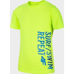 T-shirt chłopięcy (122-164). T-shirty chłopięce bez wzorów, z elastanu, bez rękawów. W wyprzedaży za 34,99 zł.