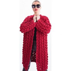 Sweter AVISHA RED. Czerwone bluzy damskie Sweter AVISHA RED, uniwersalny, bez wzorów. W wyprzedaży za 89,00 zł.