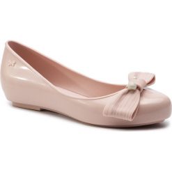 Baleriny ZAXY - New Pop Charm Fem 82603 J.Roz 01276 DD285016 02064. Różowe baleriny damskie Zaxy, bez wzorów, z tworzywa sztucznego, klasyczne, bez obcasa. W wyprzedaży za 129,00 zł.