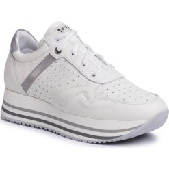 Sneakersy NESSI - 20683 Biały/Szary. Białe półbuty damskie Nessi, bez wzorów, ze skóry, bez obcasa, na koturnie, bez zapięcia. Za 359,00 zł.
