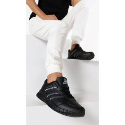 Czarne Buty Sportowe Look Lovely. Czarne buty sportowe damskie Born2be, bez wzorów, sportowe. W wyprzedaży za 89,99 zł.