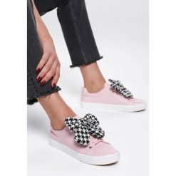 Różowe Trampki Young Lady. Różowe trampki i tenisówki damskie Renee, bez wzorów, bez zapięcia. W wyprzedaży za 54,99 zł.