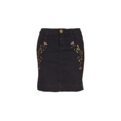 Spódnice krótkie Desigual MAROS. Czarne spódniczki damskie marki Desigual, bez wzorów, krótkie, mini. Za 247,20 zł.