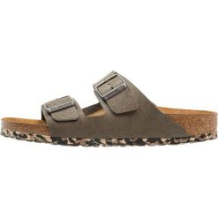 Birkenstock ARIZONA Kapcie sandwashed green. Zielone kapcie męskie Birkenstock, z materiału. Za 349,00 zł.