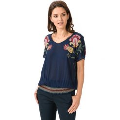 Desigual Catania Koszulka Niebieski. Niebieskie koszulki damskie Desigual, m, z nadrukiem, z wiskozy, bez kołnierzyka. Za 262,95 zł.