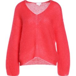 Escada Sport STALLONE Sweter raspberry. Czerwone swetry damskie marki Escada Sport, xs, bez wzorów, z wełny, bez rękawów, bez kaptura. W wyprzedaży za 587,60 zł.