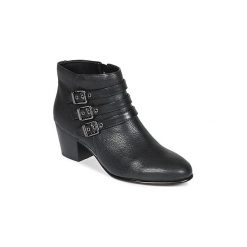 Botki Clarks MAYPEARL. Czarne botki damskie Clarks, bez obcasa, bez zapięcia. Za 377,30 zł.