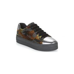 Buty Bullboxer TECHA. Pomarańczowe trampki i tenisówki damskie Bullboxer, bez wzorów, bez zapięcia. Za 239,40 zł.