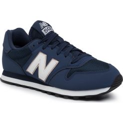 Sneakersy NEW BALANCE - GW500HHD Granatowy. Niebieskie półbuty damskie New Balance, bez wzorów, ze skóry ekologicznej, bez obcasa, na płaskiej podeszwie, bez zapięcia. W wyprzedaży za 209,00 zł.