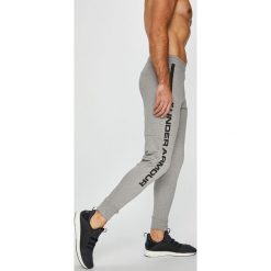 Under Armour - Spodnie. Spodnie męskie Under Armour. W wyprzedaży za 189,90 zł.