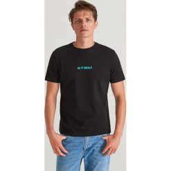 T-shirt z bawełny pima - Czarny. Czarne t-shirty męskie Reserved, s, bez wzorów, z bawełny, bez kołnierzyka. W wyprzedaży za 29,99 zł.
