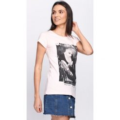 Bluzki damskie: Różowy T-shirt I'm Magical