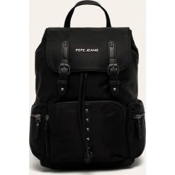 Pepe Jeans - Plecak Roxanne. Czarne plecaki damskie Pepe Jeans, bez wzorów, z poliesteru. Za 399,90 zł.