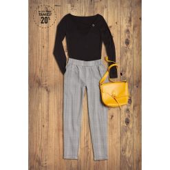 Smart casual. Żółte bluzki damskie Moodo, uniwersalny, w paski, z bawełny, casualowe, z asymetrycznym kołnierzem. Za 95,98 zł.