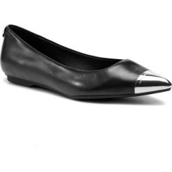Baleriny CALVIN KLEIN - Melo E8929 Black. Czarne baleriny damskie Calvin Klein, bez wzorów, ze skóry ekologicznej, klasyczne, bez obcasa, na płaskiej podeszwie. Za 629,00 zł.
