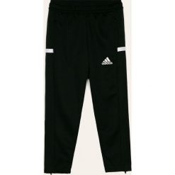 Adidas Performance - Spodnie 116-176 cm. Czarne dresy chłopięce adidas Performance, z aplikacjami, z poliesteru. Za 159,90 zł.