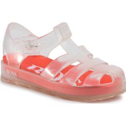 Sandały BOSS - J09125 S Transparent Z42. Białe sandały dziewczęce Boss, z tworzywa sztucznego, bez zapięcia. Za 179,00 zł.
