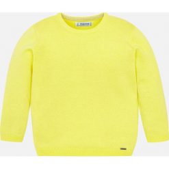 Mayoral - Sweter dziecięcy 92-134 cm. Żółte swetry chłopięce Mayoral, bez wzorów, z bawełny, z okrągłym kołnierzem. W wyprzedaży za 59,90 zł.