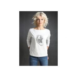 Bluzka damska biała - ucho. Białe bluzki damskie Organic shapes, l, z nadrukiem, retro, bez kołnierzyka, z długim rękawem. Za 139,00 zł.